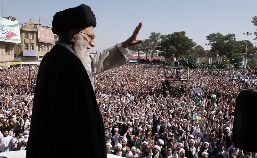 Ali Khamenei, Umuyobozi w’Ikirenga wa Iran, Yagaragaye bwa Mbere Mu Ruhame Nyuma y’Intambara na Israel